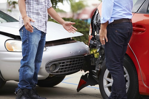 Bảo hiểm vật chất xe ô tô giúp chủ xe nhẹ gánh tài chính nếu gặp các sự cố về tai nạn hay bị cướp, mất cắp