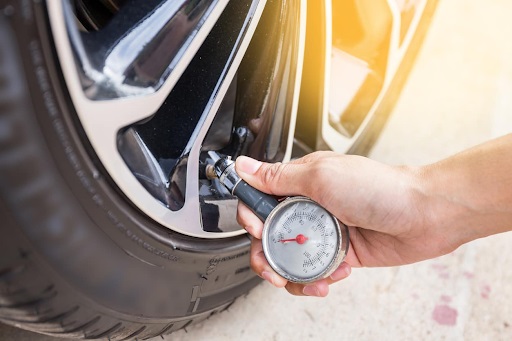 Bảo dưỡng lốp định kỳ giúp hạn chế nguyên nhân nổ lốp xe ô tô 